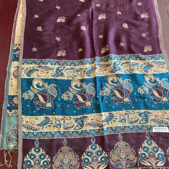 ✨GORGEOUS Reversible Pashmina✨ - Picture 3 of 5